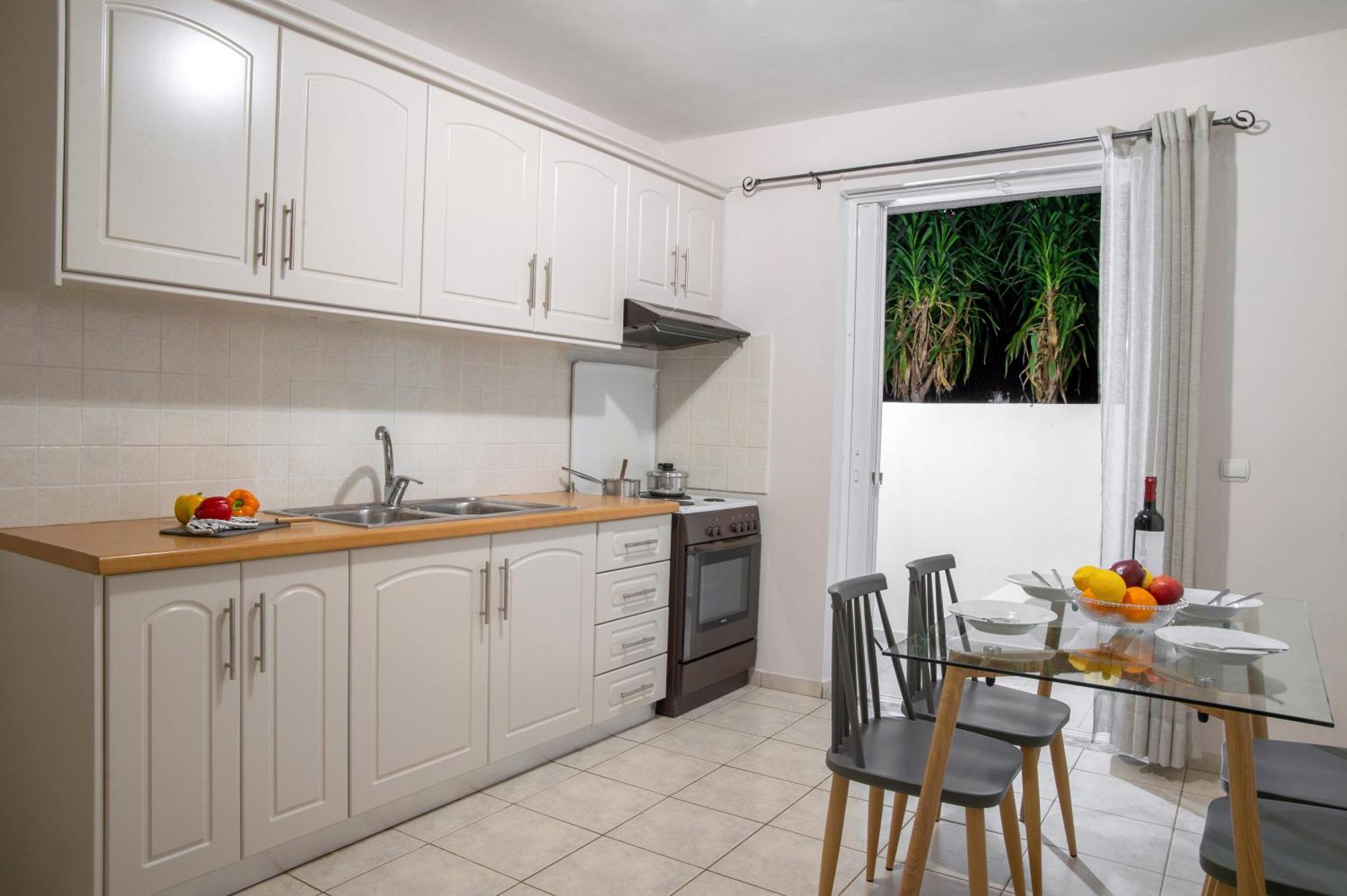 Stork Apartments Вивари Экстерьер фото
